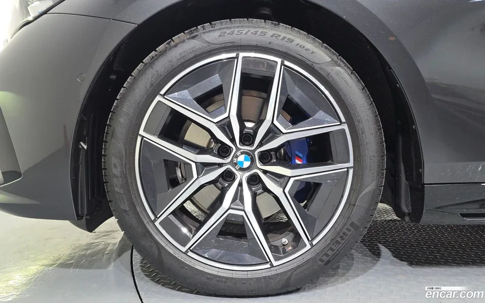 BMW 5 Series 520i M 2025 — миниатюра 5