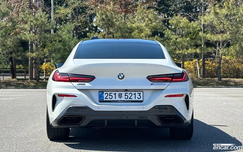 BMW 8 Series M850i xDrive 2025 — миниатюра 4