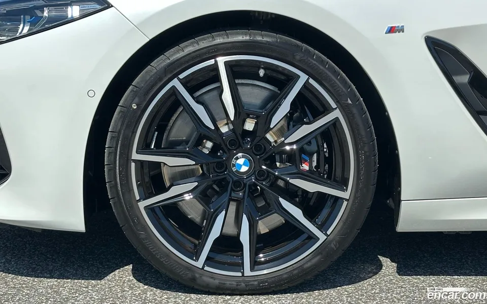 BMW 8 Series M850i xDrive 2025 — миниатюра 5