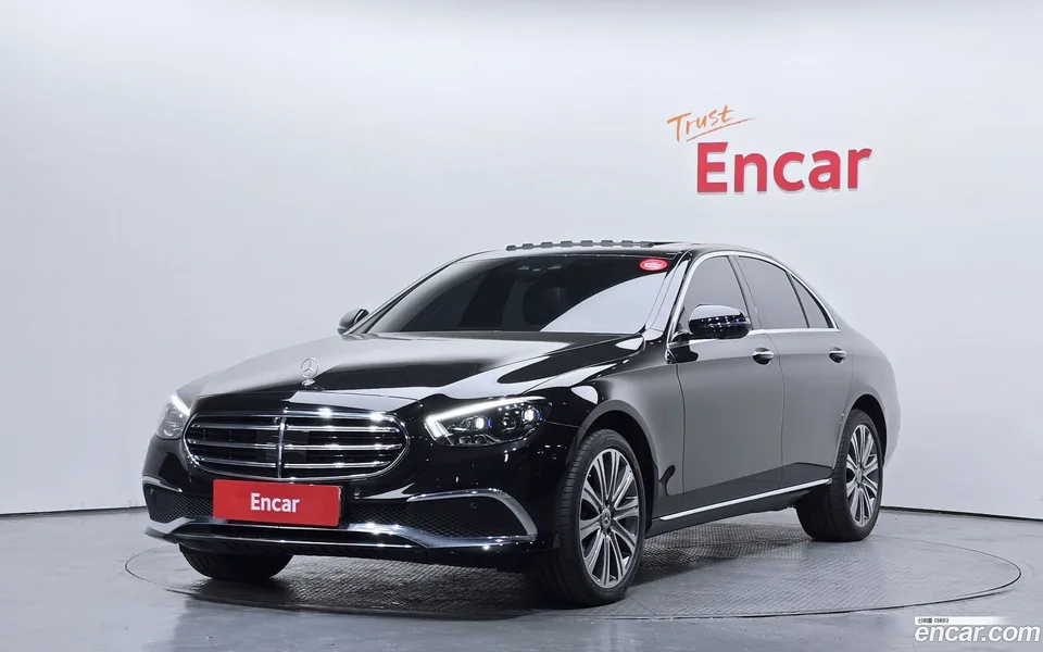 Mercedes-Benz E-Class E350 4MATIC 2023 — фото 1, купить с доставкой в Москву