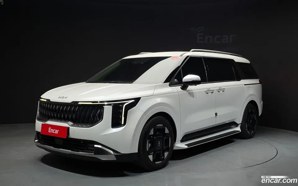 Kia Carnival 7 2025 — фото 1, купить с доставкой в Москву