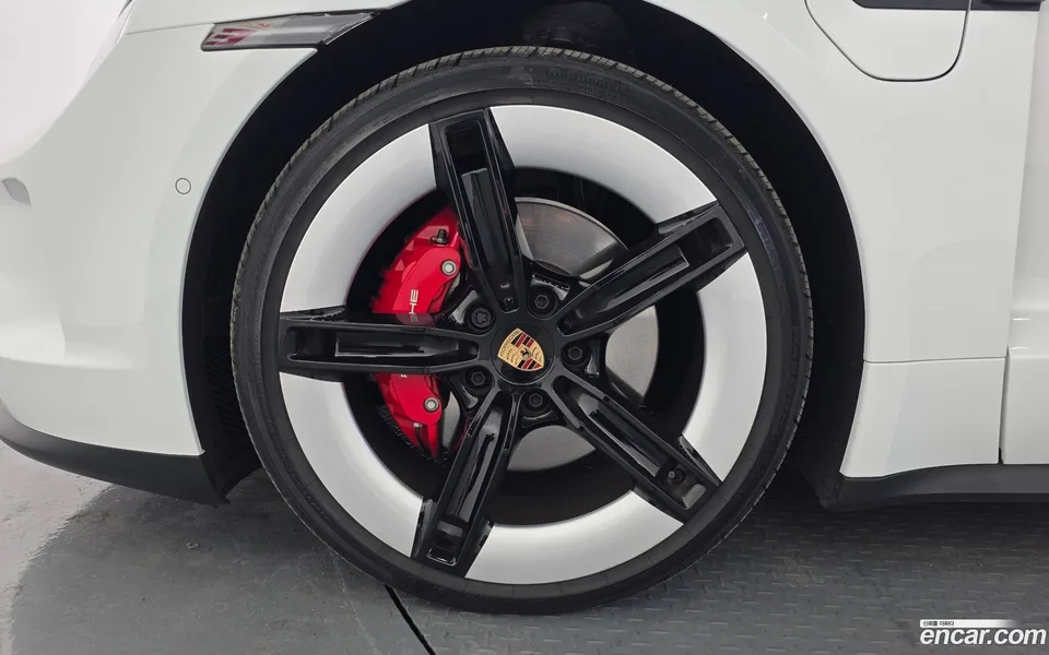 Porsche Taycan 4S 2025 — миниатюра 5
