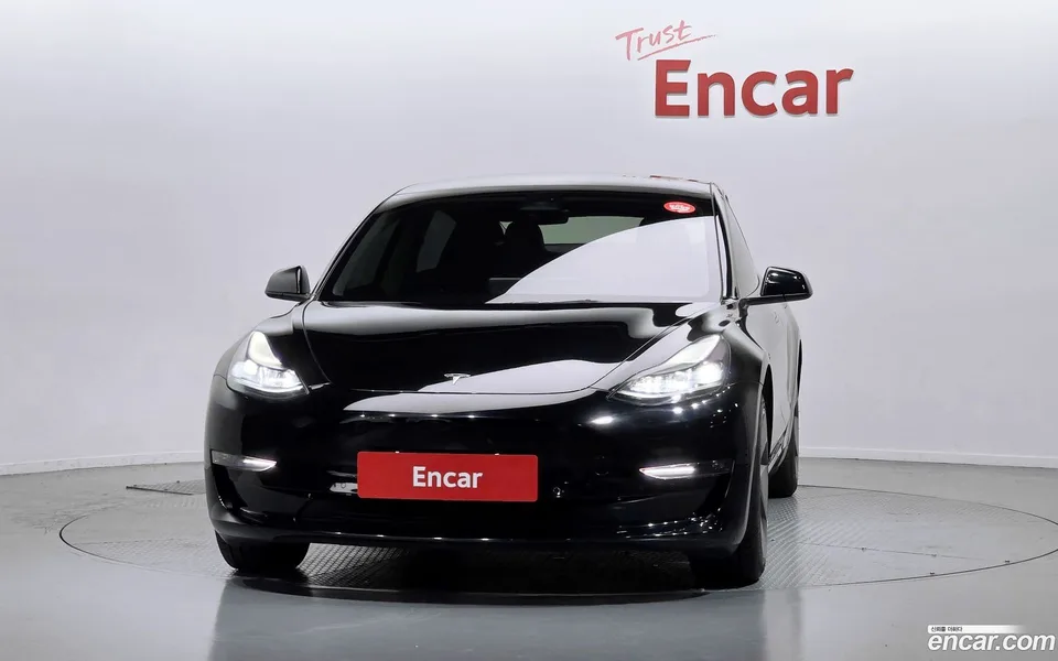 Tesla Model 3 AWD 2022 — миниатюра 3