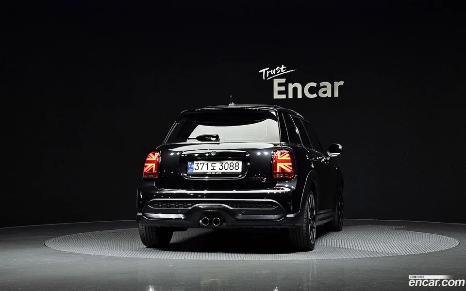 MINI Cooper S 5 2023 — thumbnail 4
