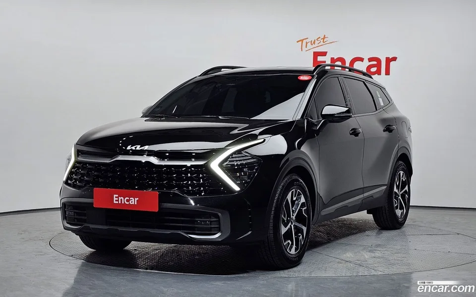 Kia Sportage Hybrid 2WD 2023 — фото 1, купить с доставкой в Москву