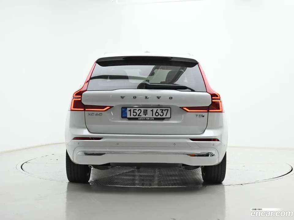 Volvo XC60 T8 2025 — миниатюра 4