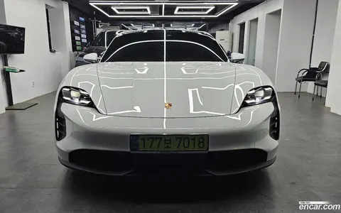 Porsche Taycan 2024 buy in Moscow