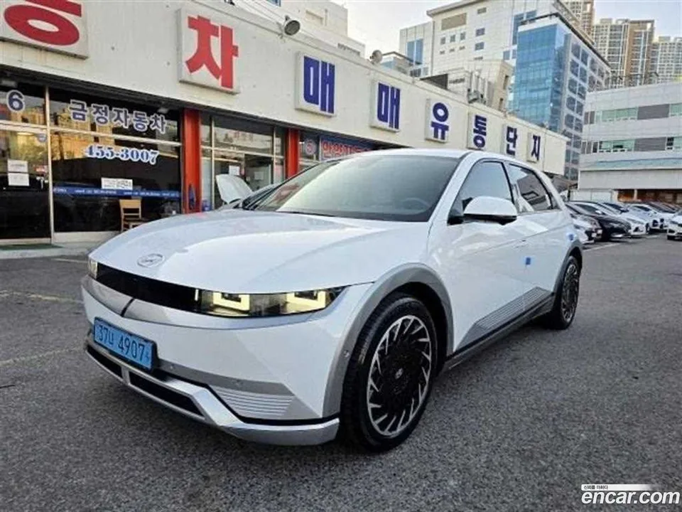 Hyundai Ioniq 5 2023 — фото 1, купить с доставкой в Москву