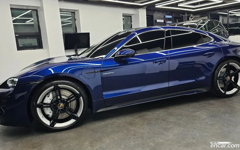 Porsche Taycan 4S 2024 — миниатюра 2