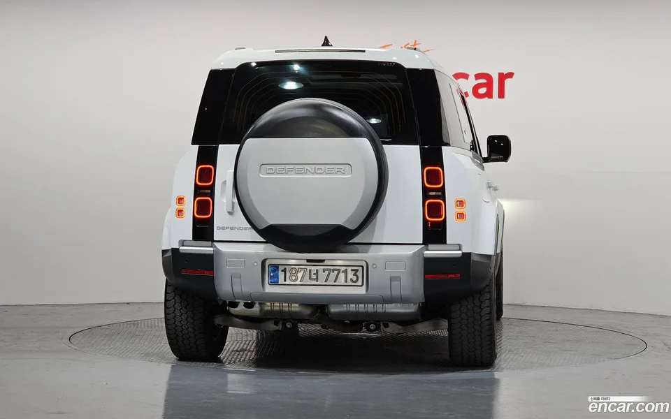 Land Rover Defender 110 D250 SE 2024 — миниатюра 4