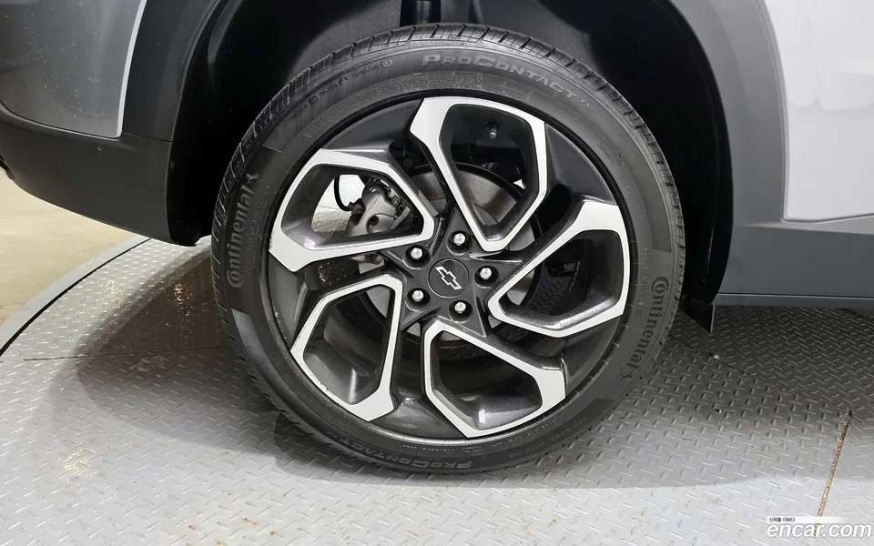 Chevrolet Trax Crossover 1.2 RS 2023 — миниатюра 2