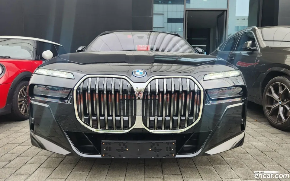 BMW 7 Series 750e xDrive M 2025 — миниатюра 4
