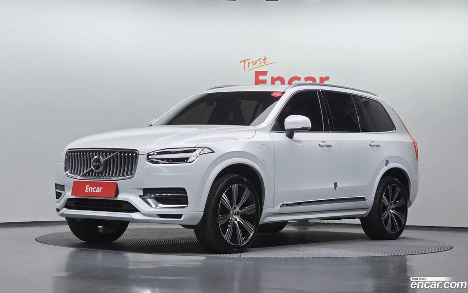 Volvo XC90 T8 2022 — фото 1, купить с доставкой в Москву