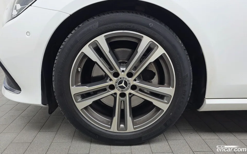 Mercedes-Benz E-Class E250 2022 — миниатюра 5