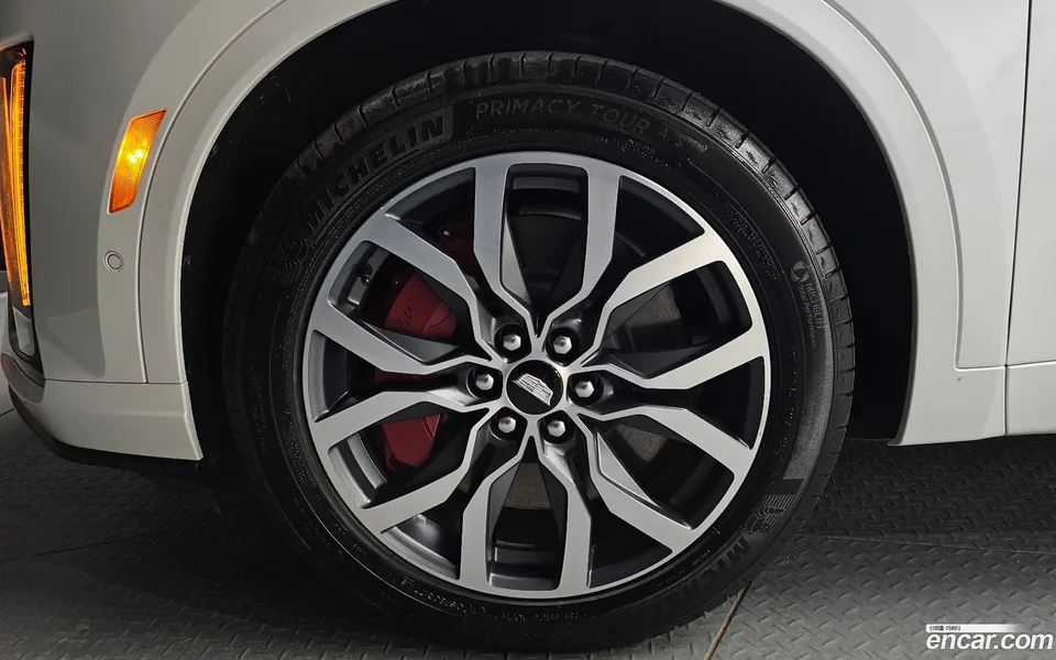Cadillac XT6 3.6 2023 — миниатюра 2