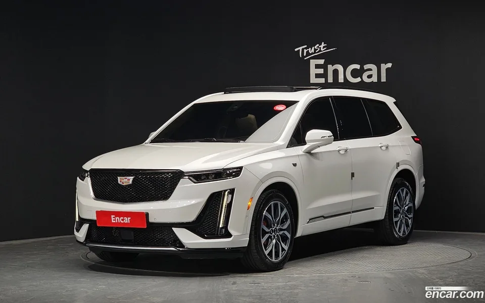 Cadillac XT6 3.6 2023 — фото 1, купить с доставкой в Москву