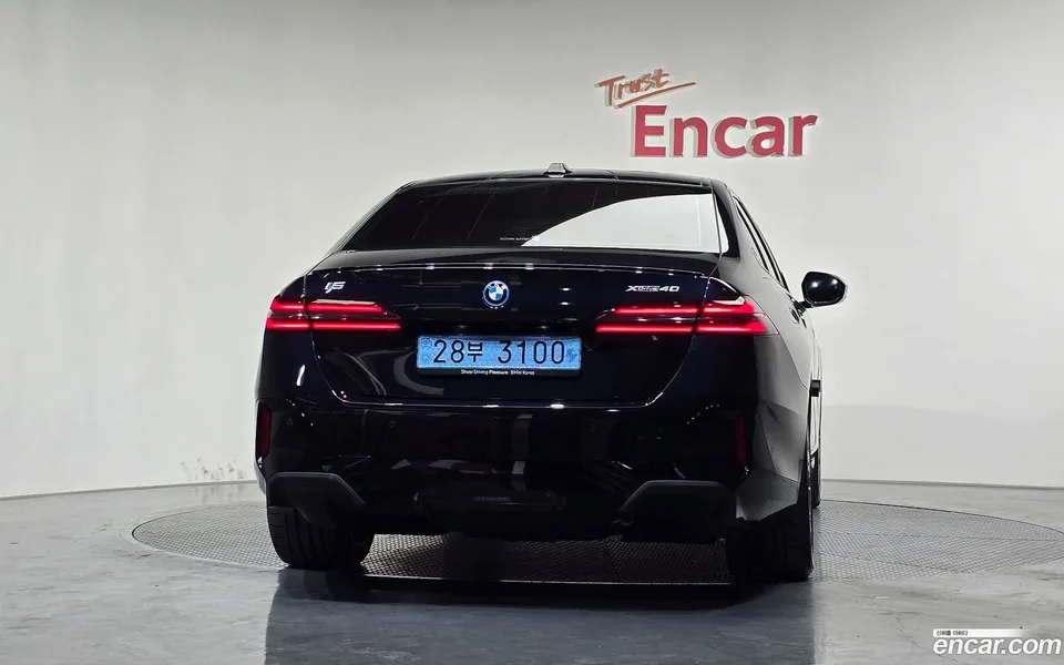 BMW i5 xDrive 40 M 2025 — миниатюра 4