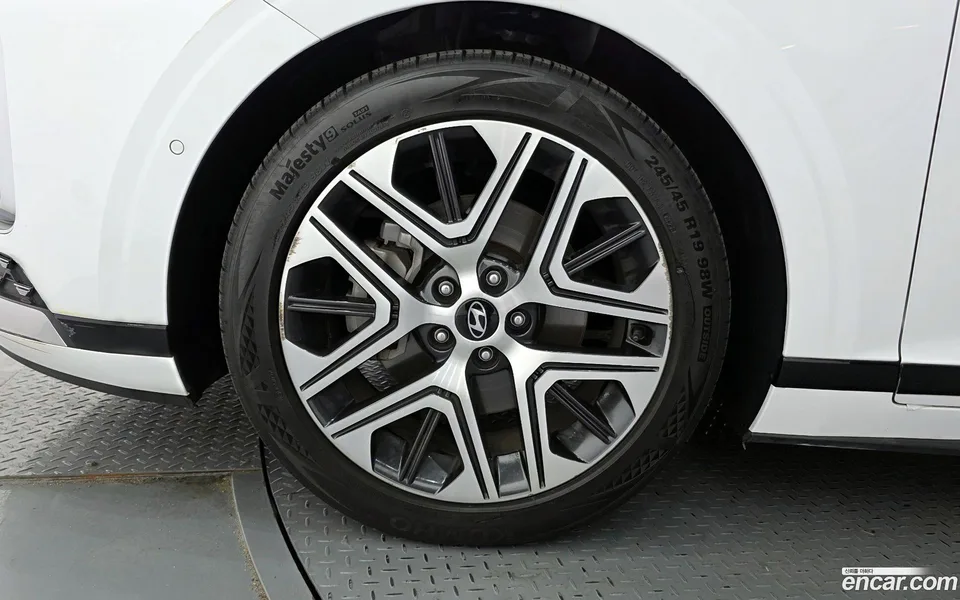 Hyundai Grandeur 2.5 2WD 2023 — миниатюра 2