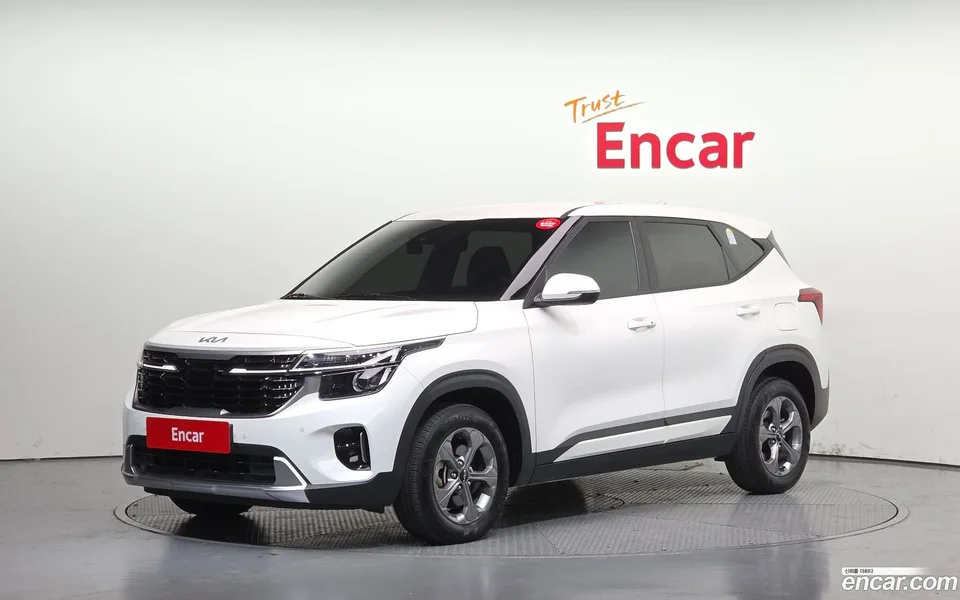 Kia Seltos 1.6 2WD 2024 — фото 1, купить с доставкой в Москву