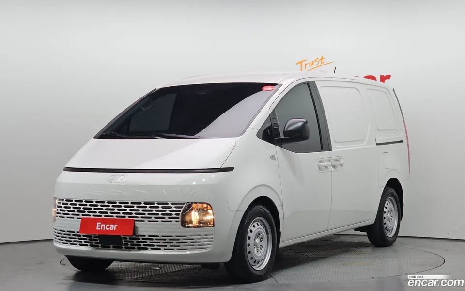 Hyundai Staria 3 2024 — фото 1, купить с доставкой в Москву