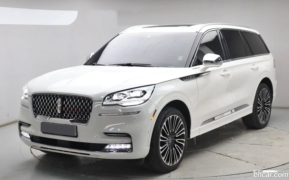 Lincoln Aviator 3.0 AWD 2022 — фото 1, купить с доставкой в Москву