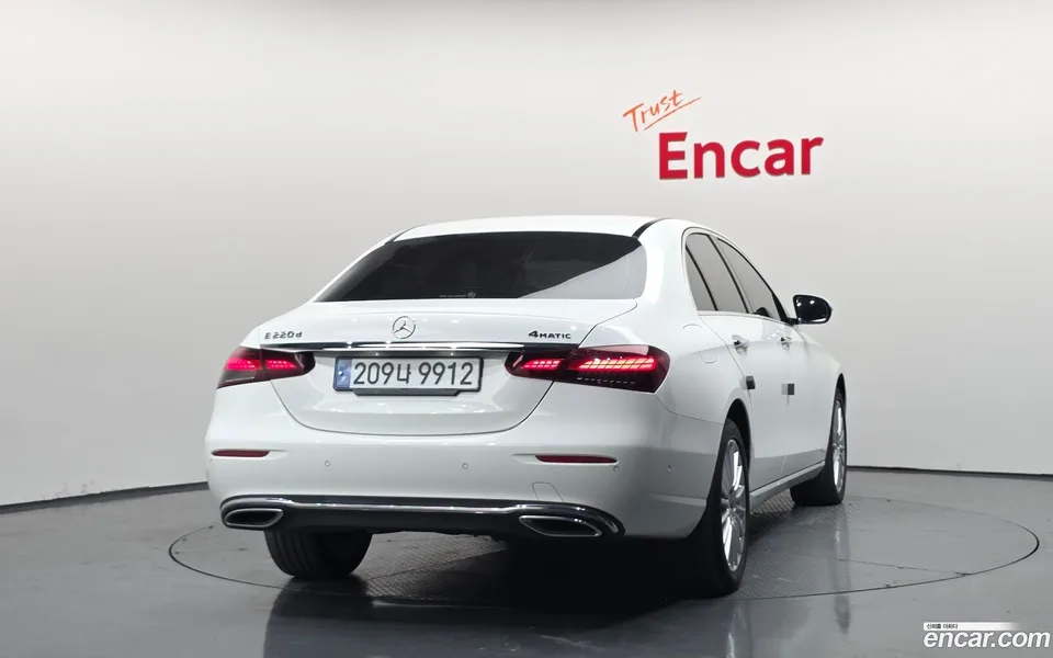 Mercedes-Benz E-Class E220d 4MATIC 2022 — миниатюра 4
