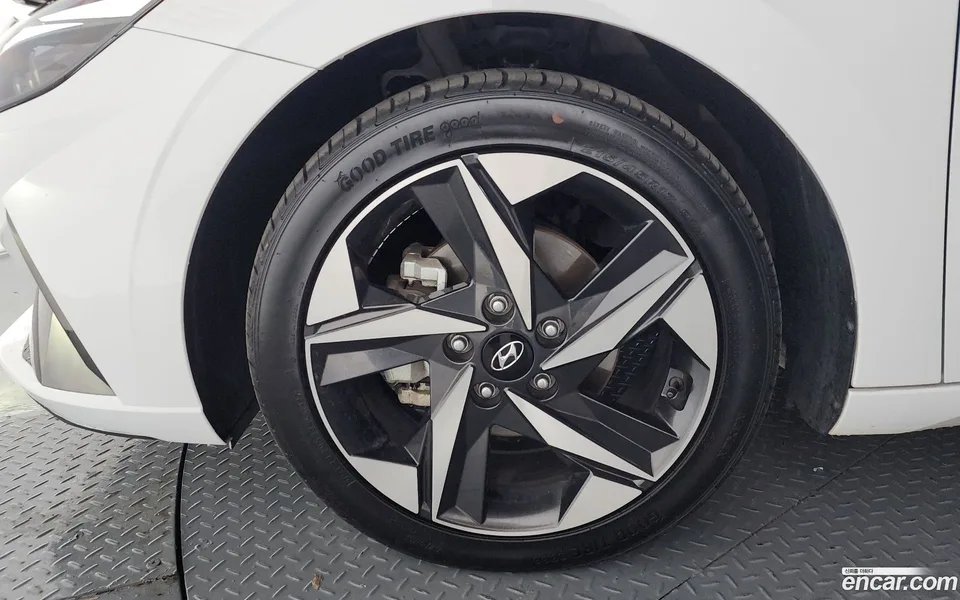 Hyundai Avante 1.6 2022 — миниатюра 2