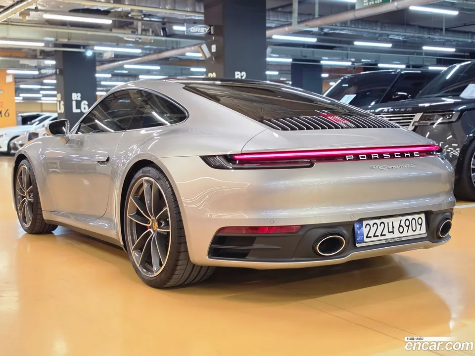 Porsche 911 (992) 4S 2024 — миниатюра 3