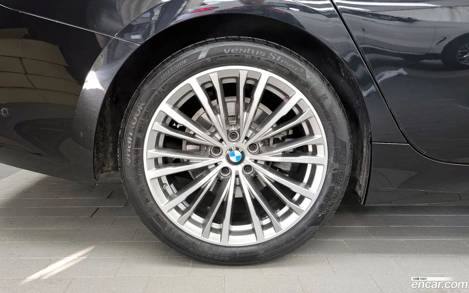 BMW 3 Series 320i 2022 — миниатюра 5