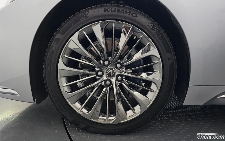 Lexus LS 500h 3.5 AWD 2022 — миниатюра 2