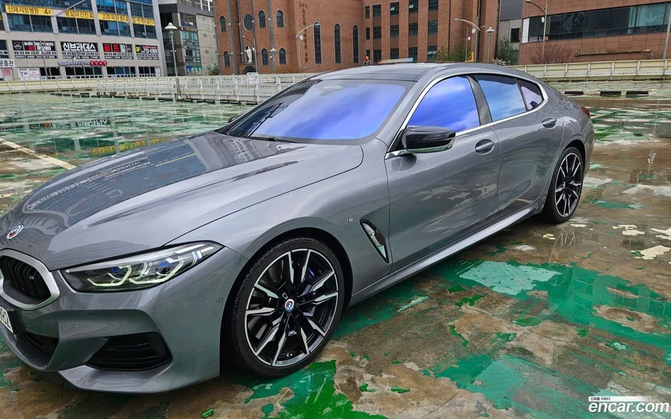 BMW 8 Series M850i xDrive 2022 — миниатюра 5