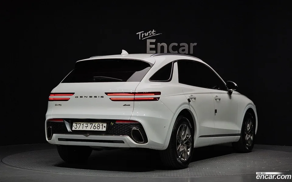 Genesis GV70 2.5T AWD 2022 — миниатюра 2