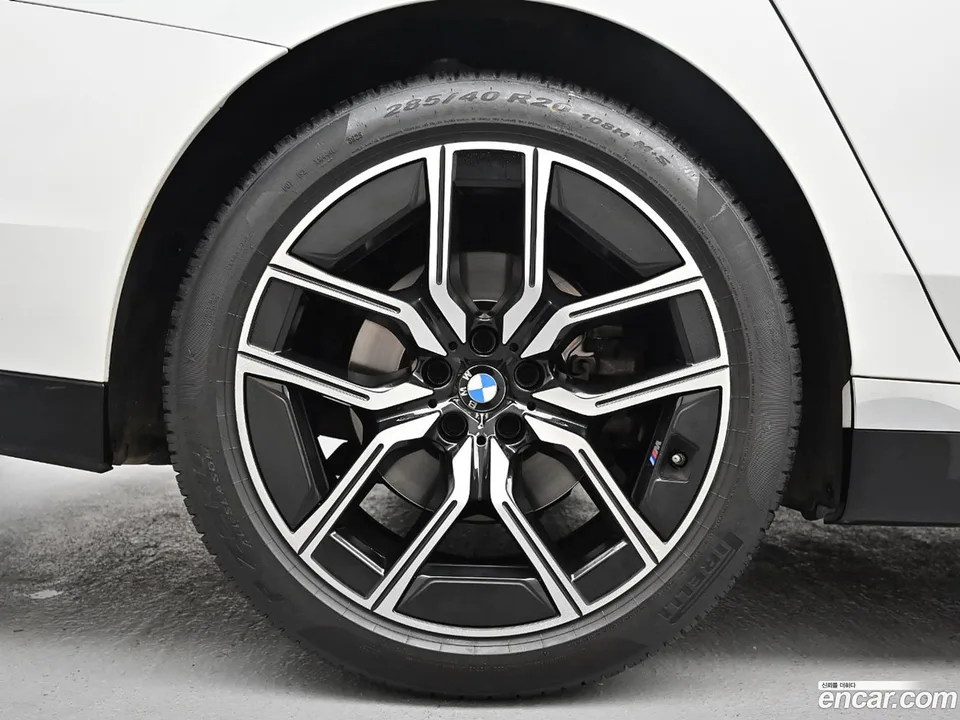 BMW 7 Series 740i sDrive M 2023 — миниатюра 2