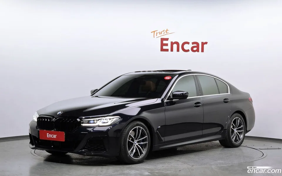 BMW 5 Series 520i M 2022 — фото 1, купить с доставкой в Москву