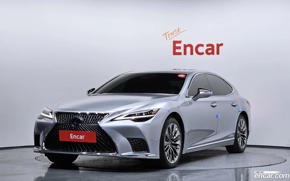 Lexus LS 500h 3.5 AWD 2022 — фото 1, купить с доставкой в Москву
