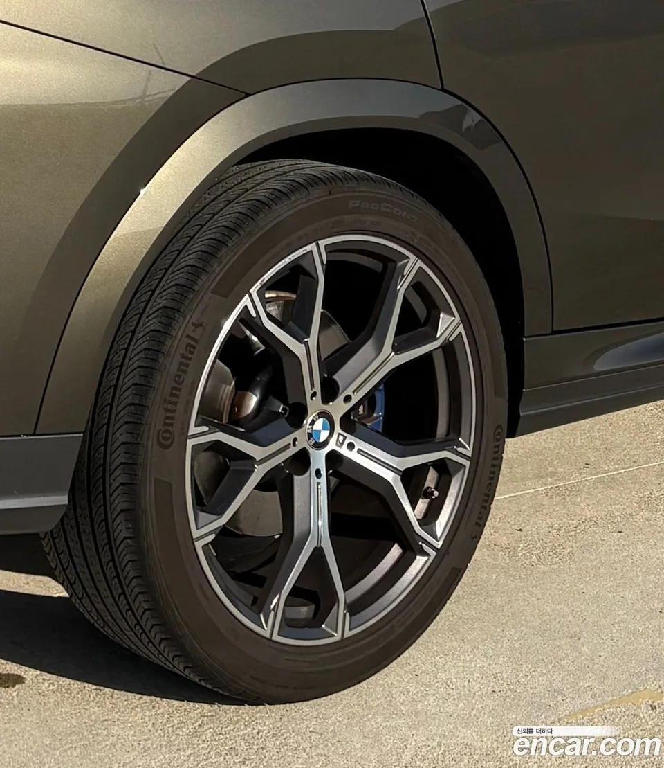 BMW X6 xDrive40i M 2022 — миниатюра 2