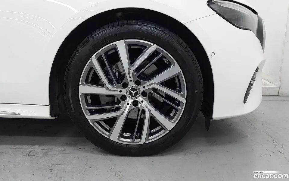 Mercedes-Benz E-Class E220d 4MATIC 2024 — миниатюра 2