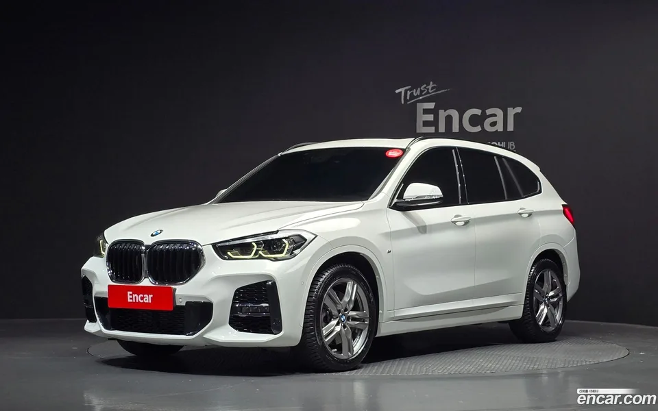 BMW X1 xDrive 20i M 2022 — фото 1, купить с доставкой в Москву