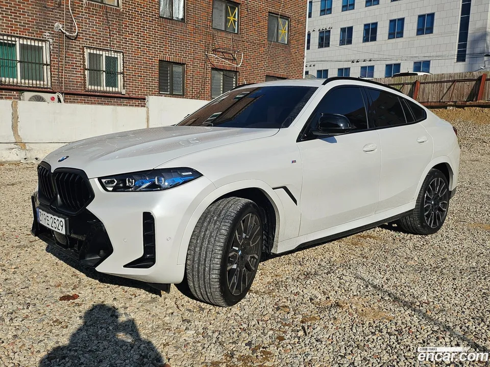 BMW X6 xDrive40i M 2026 — фото 1, купить с доставкой в Москву