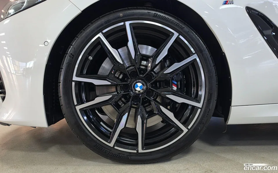 BMW 8 Series M850i xDrive 2025 — миниатюра 2