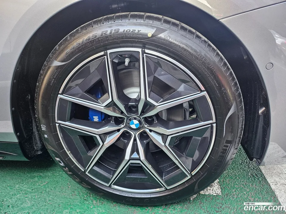 BMW 5 Series 520i M 2026 — миниатюра 2