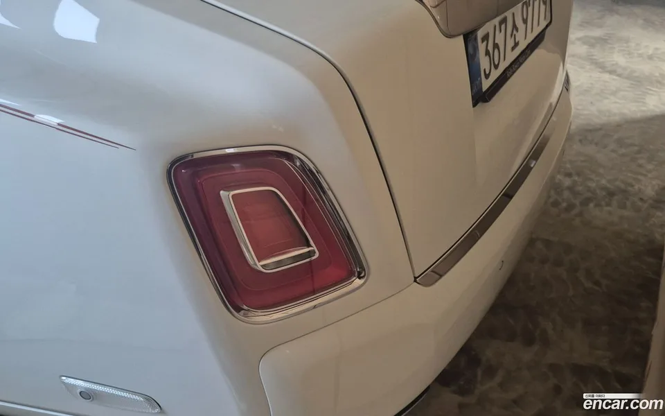 Rolls-Royce Phantom 6.7 V12 2025 — миниатюра 5
