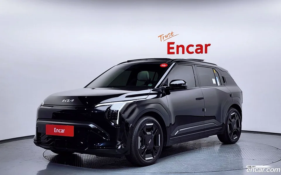 Kia EV3 2WD 2024 — фото 1, купить с доставкой в Москву