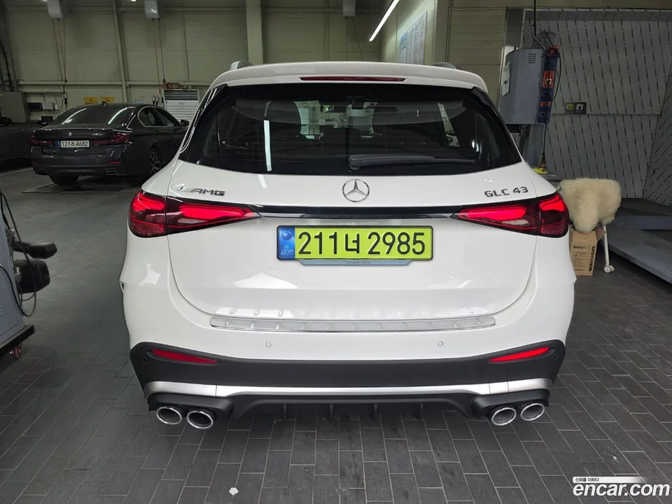 Mercedes-Benz GLC-Class AMG GLC43 4MATIC 2025 — миниатюра 3