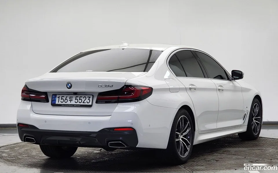 BMW 5 Series 523d M 2023 — миниатюра 2