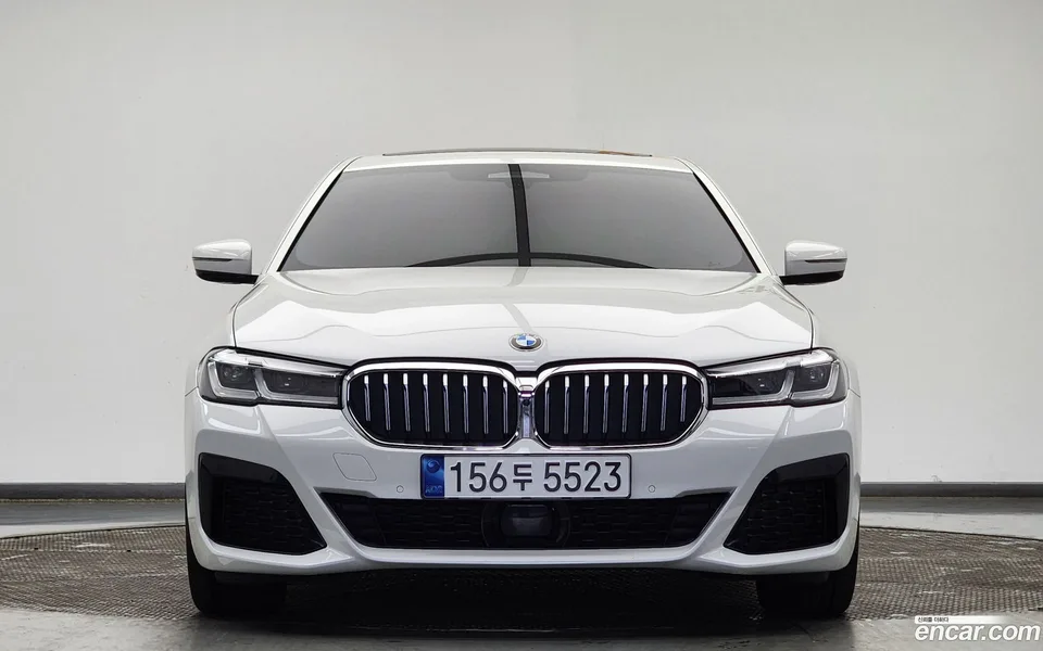 BMW 5 Series 523d M 2023 — миниатюра 3