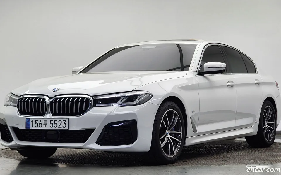 BMW 5 Series 523d M 2023 — фото 1, купить с доставкой в Москву