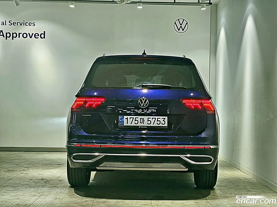 Volkswagen Tiguan Allspace 2.0 TSI 2023 — миниатюра 4