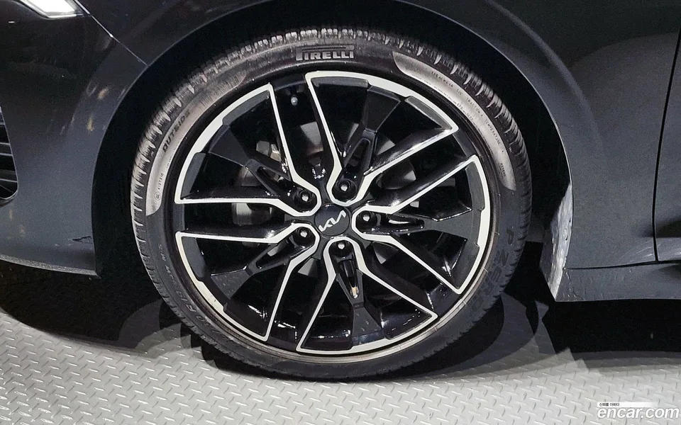 Kia K5 1.6 2023 — миниатюра 2