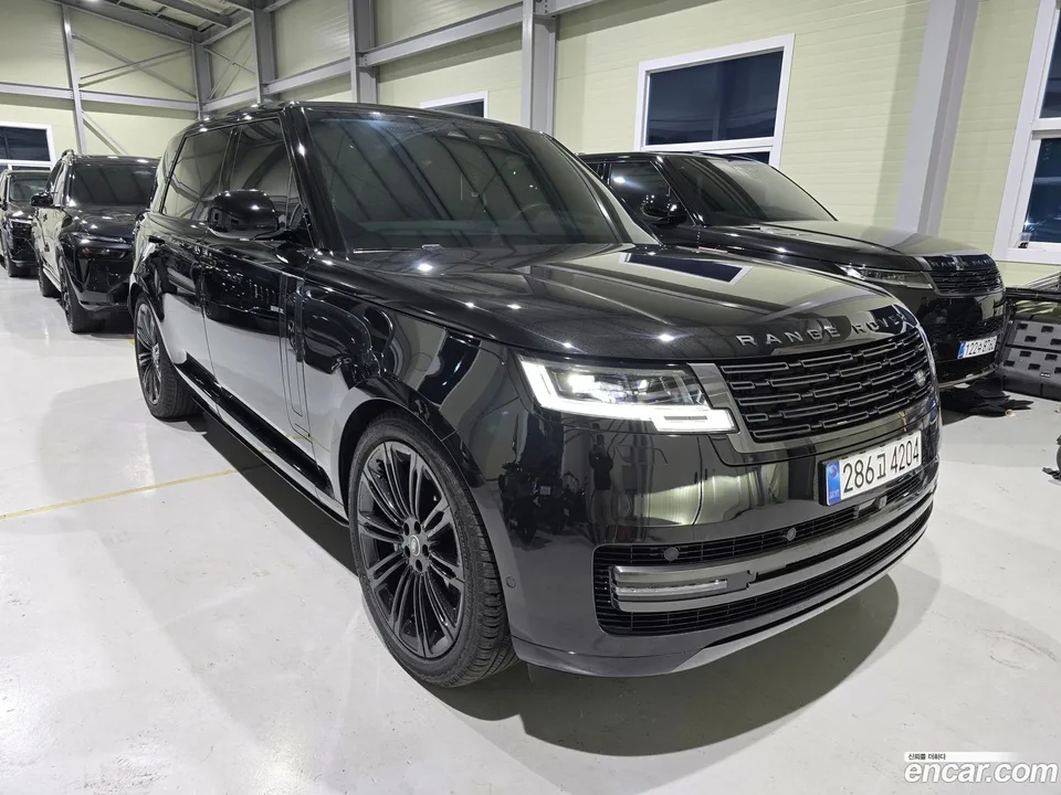 Land Rover Range Rover P530 AB LWB 2025 — фото 1, купить с доставкой в Москву